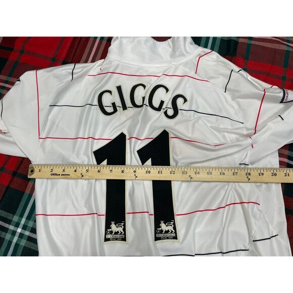 Nike Men's XL White Jersey Manchester United F.C. Ryan Giggs #11 Activewear - Picture 7 of 10